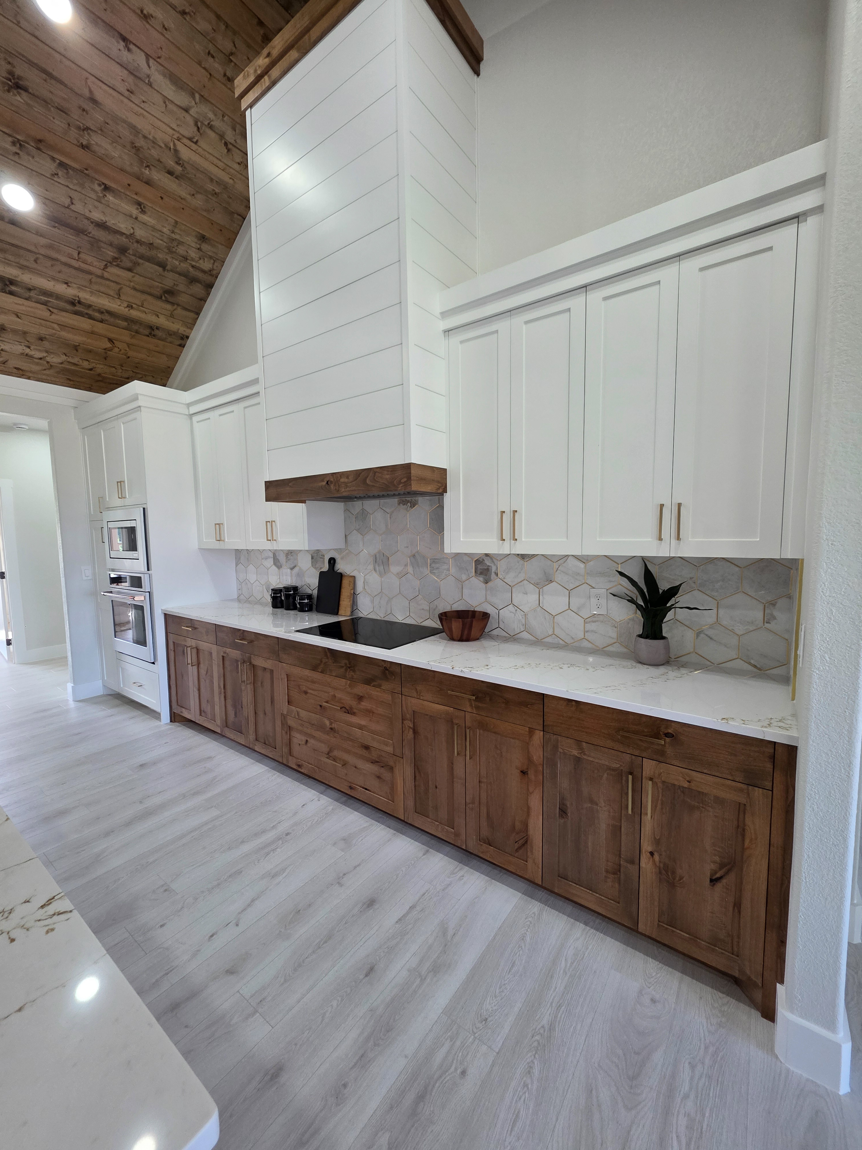 Ambrose by Wooden Woodworks