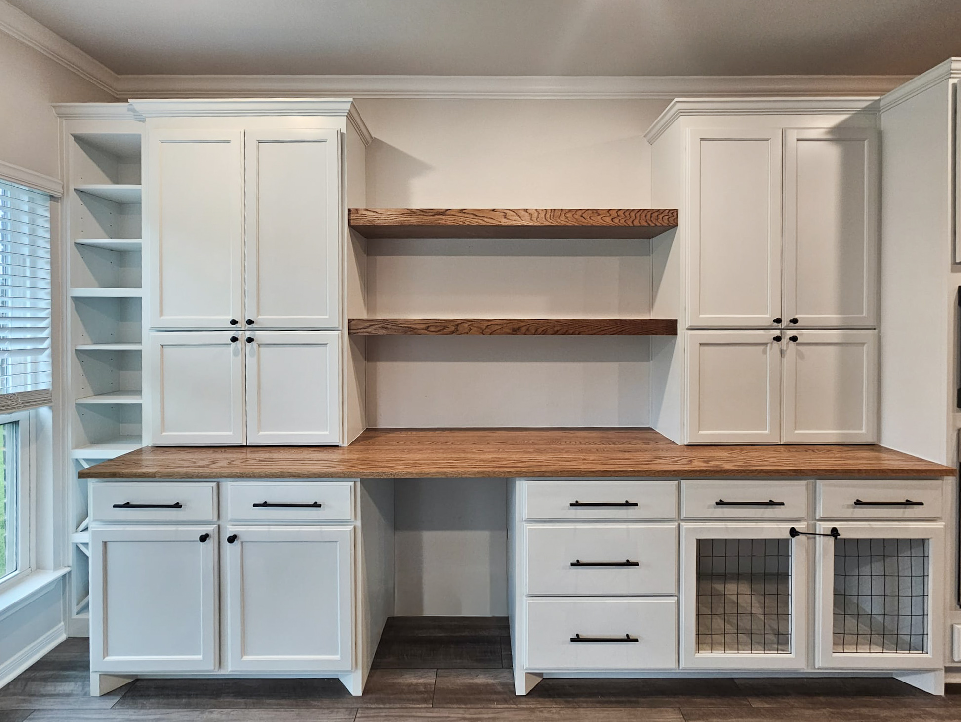 Elizabeth by Wooden Woodworks