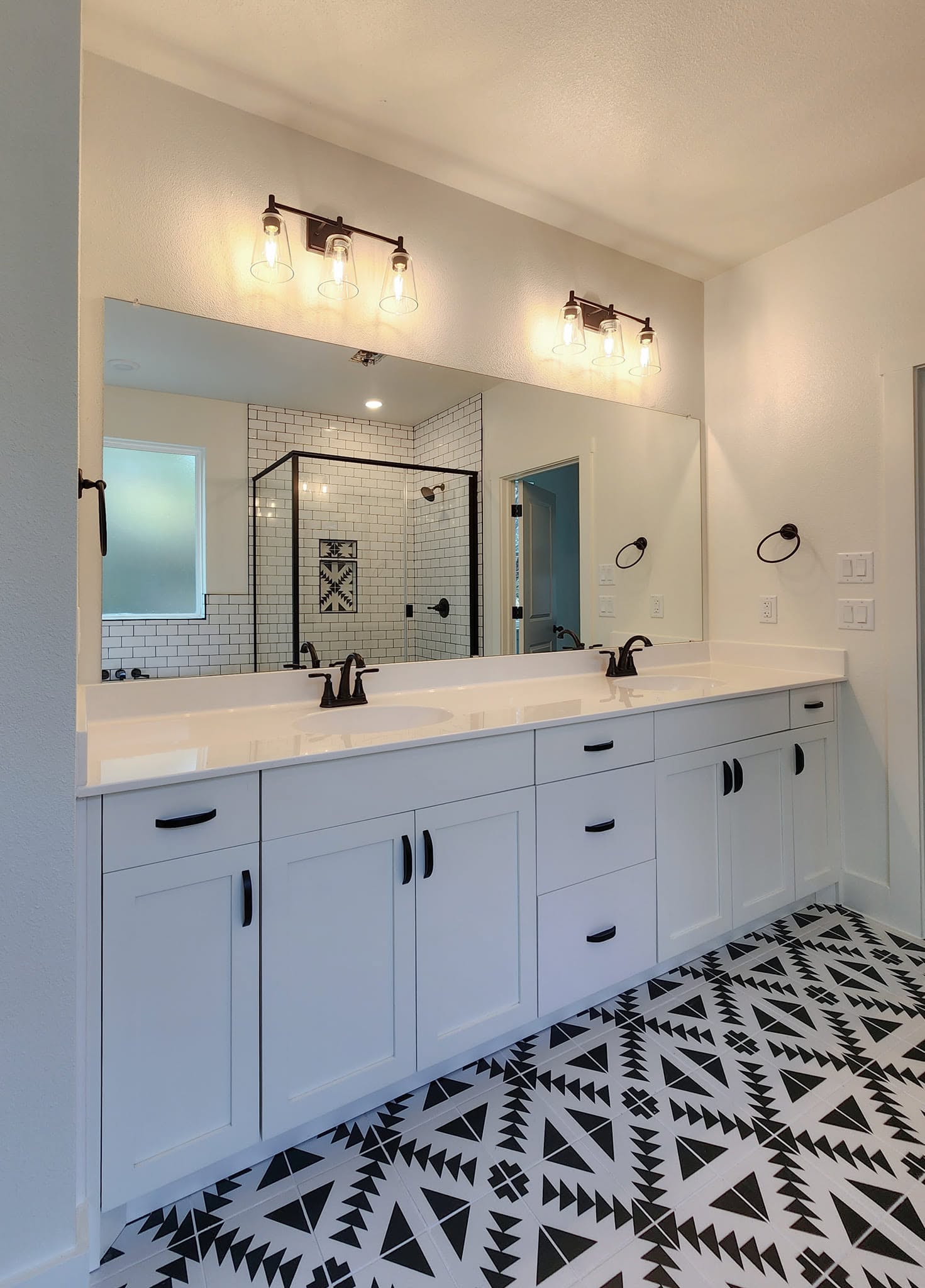 Custom bathroom vanity by Wooden Woodworks in Central Texas