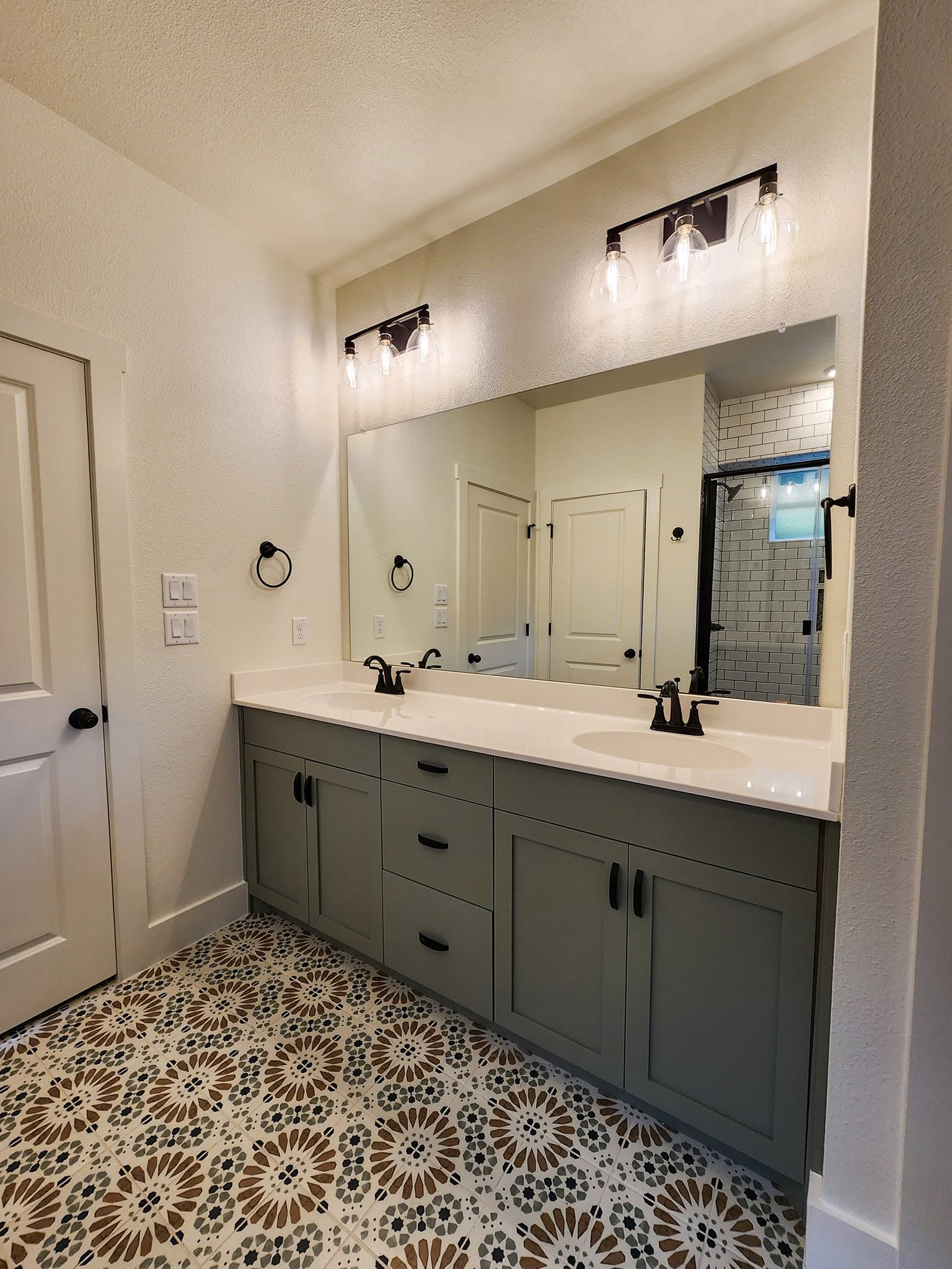 Custom bathroom vanity by Wooden Woodworks in Central Texas