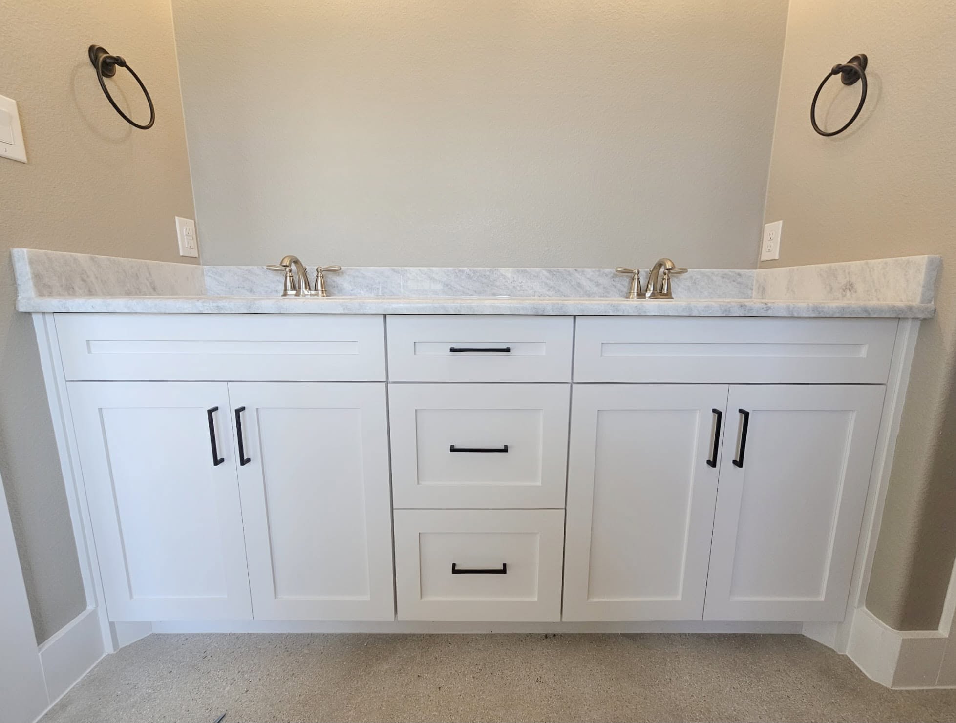 Custom bathroom vanity by Wooden Woodworks in Central Texas
