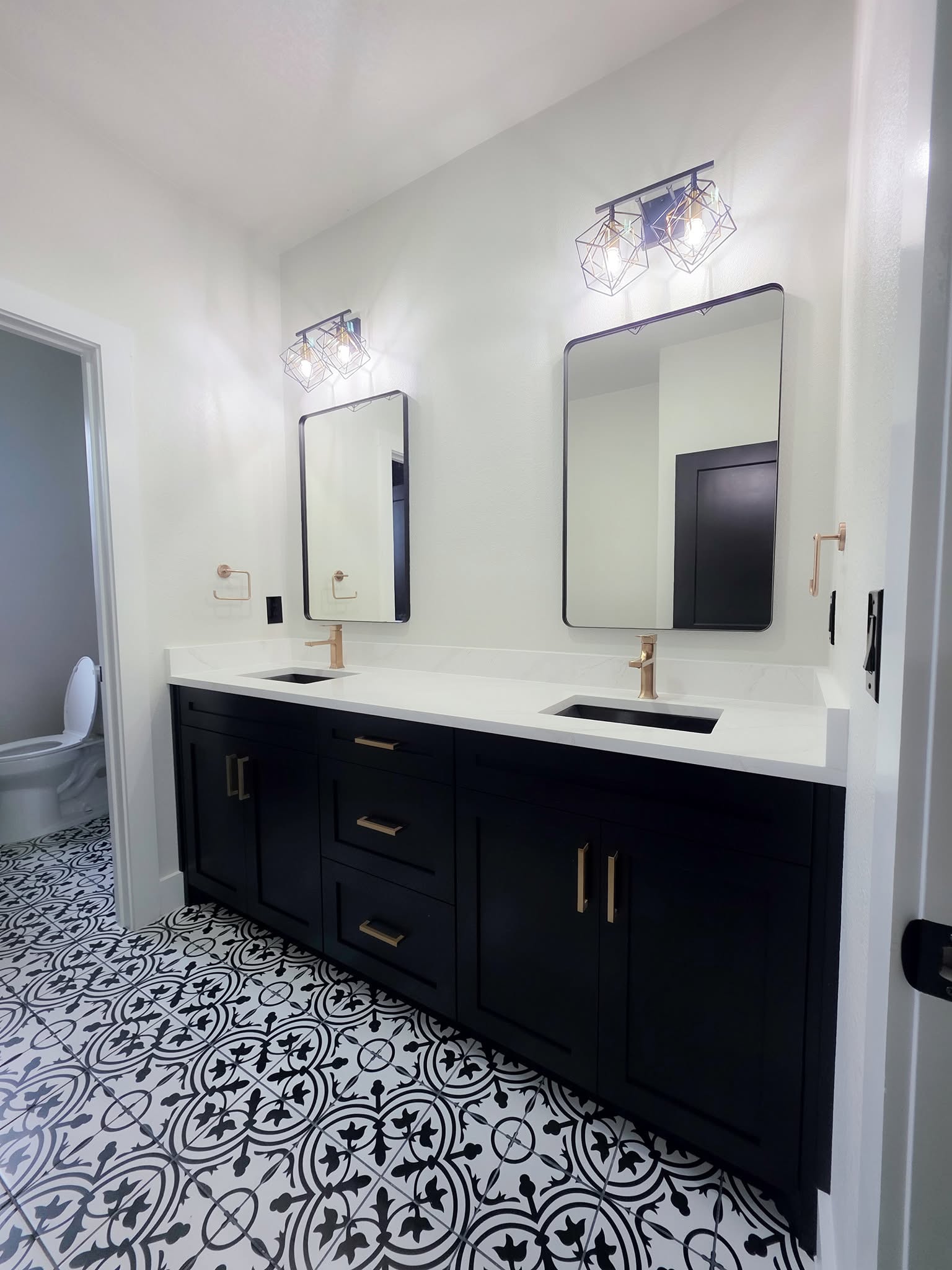 Custom bathroom vanity by Wooden Woodworks in Central Texas