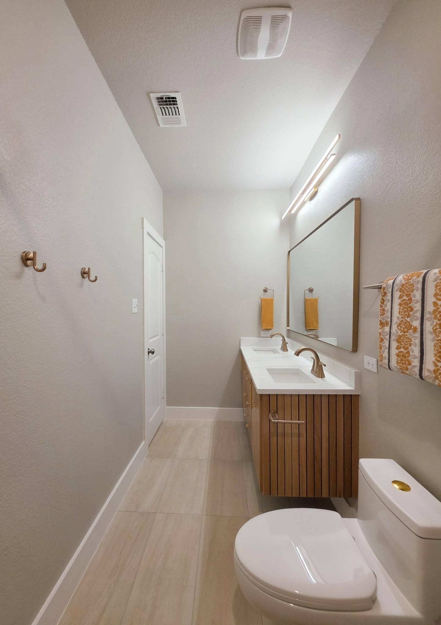 Custom bathroom vanity by Wooden Woodworks in Central Texas